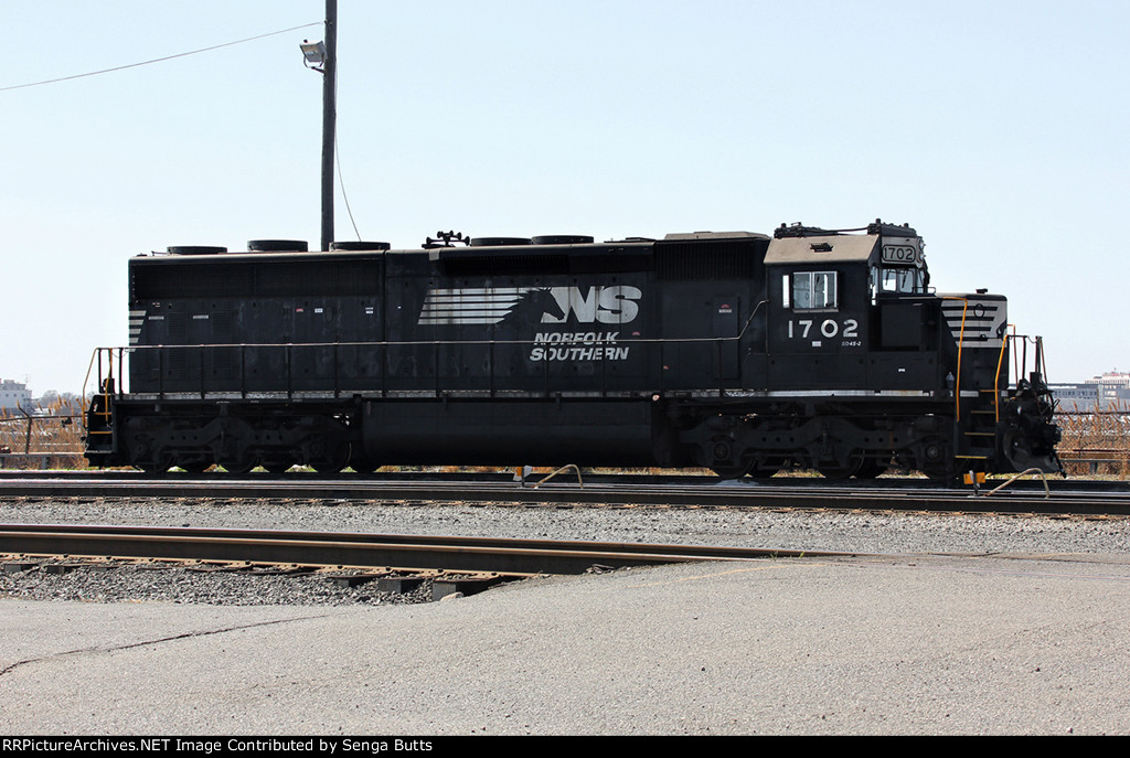 NS 1702